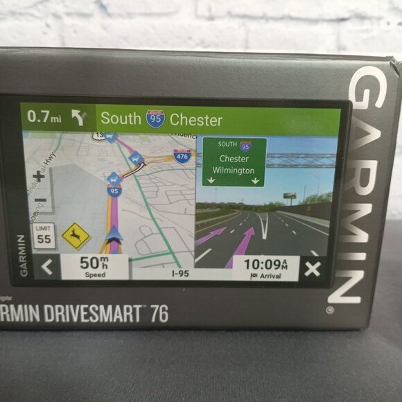Garmin GPS DriveSmart 76 EX 7-inch Car Portable GPS Navigator with Voice Assist - Picture 6 of 11